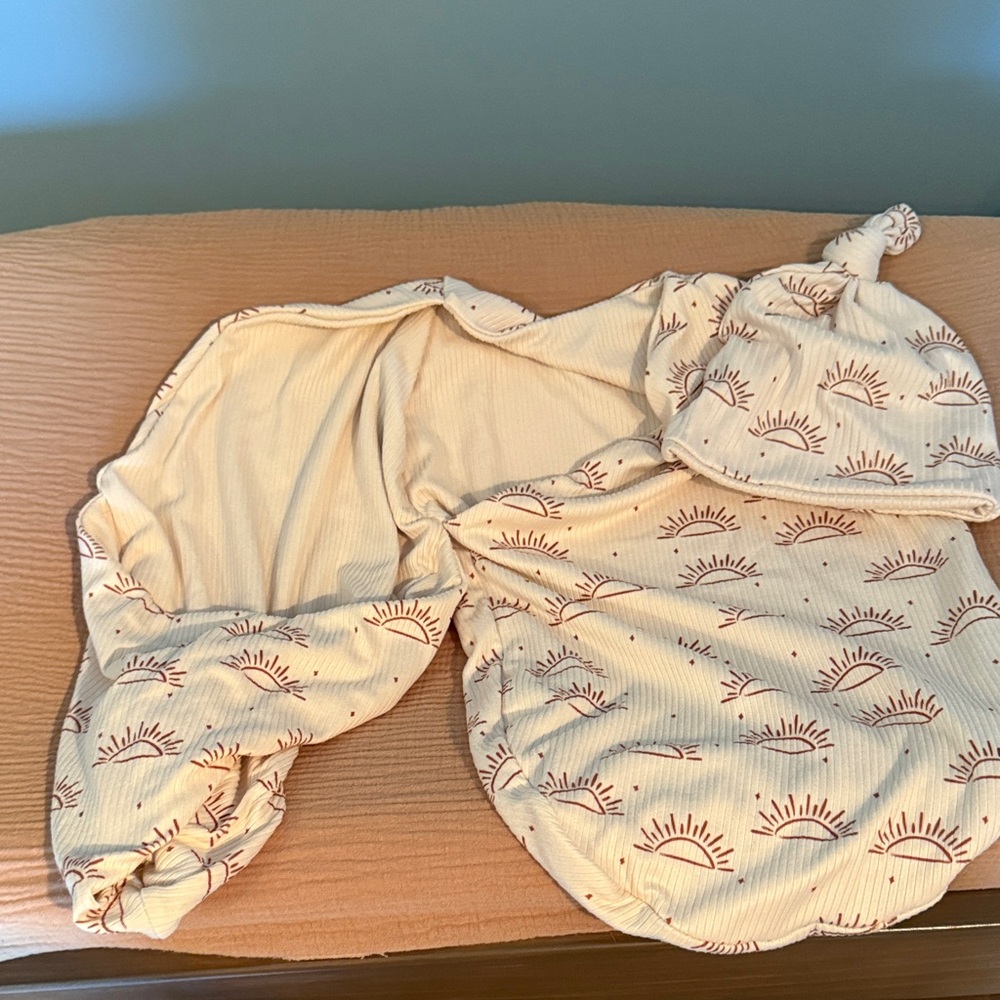 Neutral Sunburst Baby Swaddle with Knot Hat